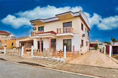 front-of-property-drive-2