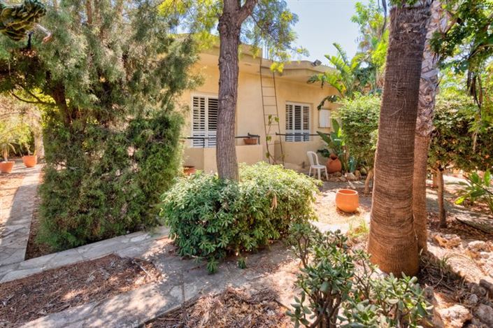 Image No.23-4 Bed Bungalow for sale