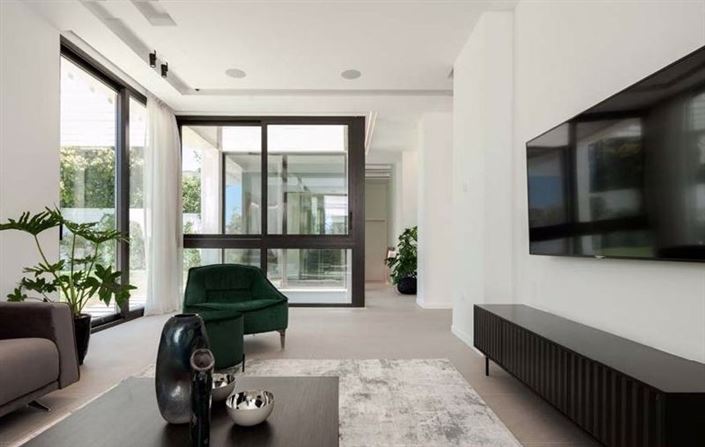 Image No.3-5 Bed Villa for sale