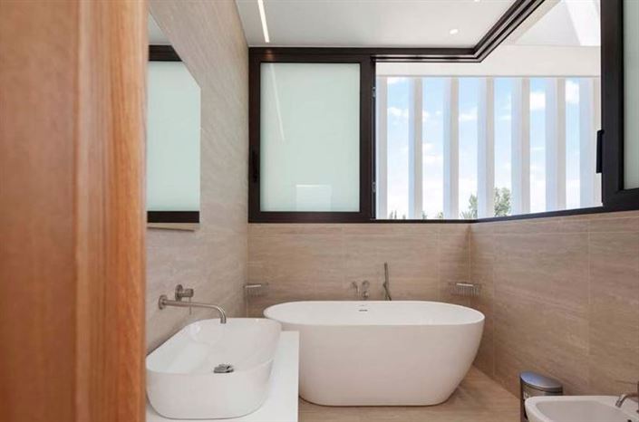 Image No.3-Villa de 5 chambres à vendre à Kalogirou