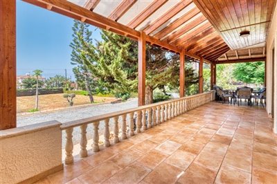 wraparound-covered-verenda-1