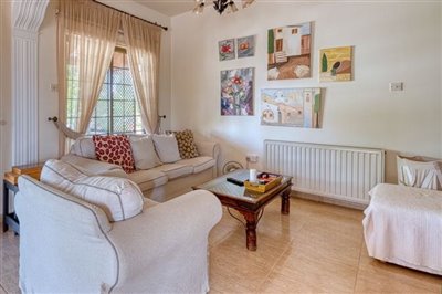 informal-lounge-area-1