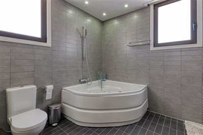 bedroom-1-ensuite-2
