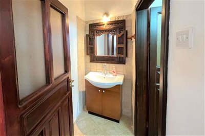 ground-floor-guest-wc-1