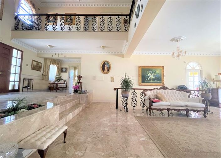 Image No.9-5 Bed Villa for sale