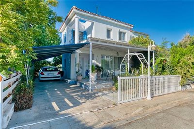 1 - Psematismenos, Villa
