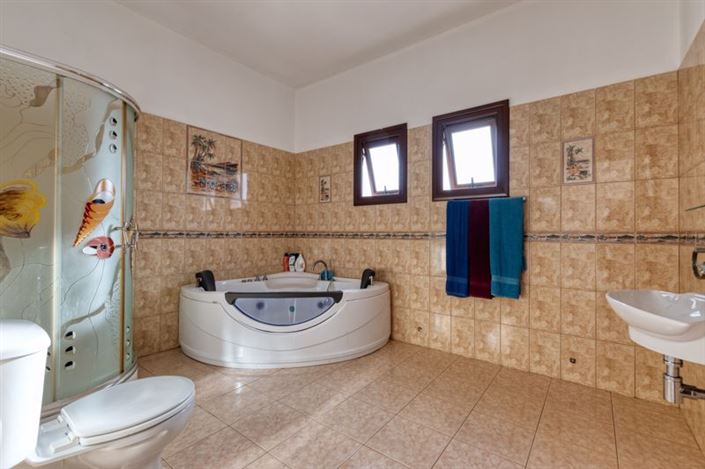 Image No.18-4 Bed Villa for sale