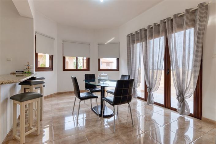 Image No.3-4 Bed Villa for sale