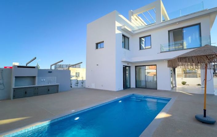 Image No.1-3 Bed Villa for sale