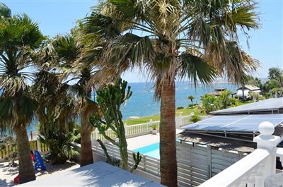 bedroom-2-balcony-view
