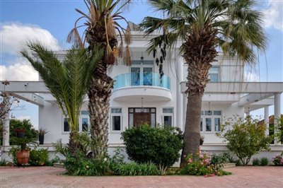 exterior-of-house-4