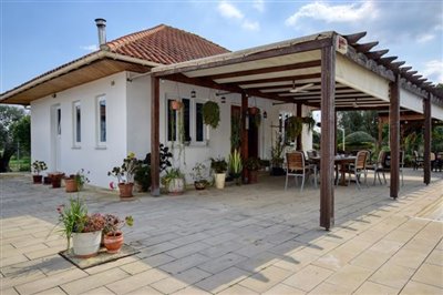 exterior-of-bungalow-1