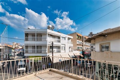 room-4-reception-balcony-