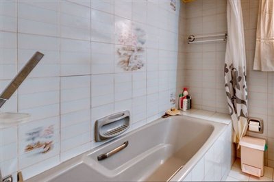 family-bathroom-1
