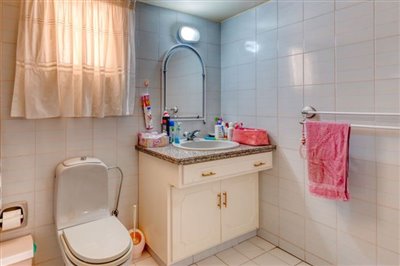 family-bathroom-2