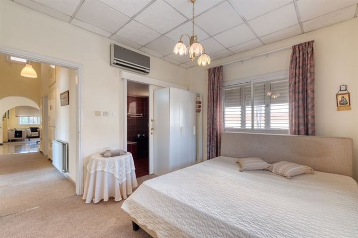 Image No.20-7 Bed Villa for sale