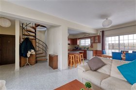 Image No.10-3 Bed Apartment for sale