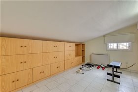 Image No.21-3 Bed Apartment for sale