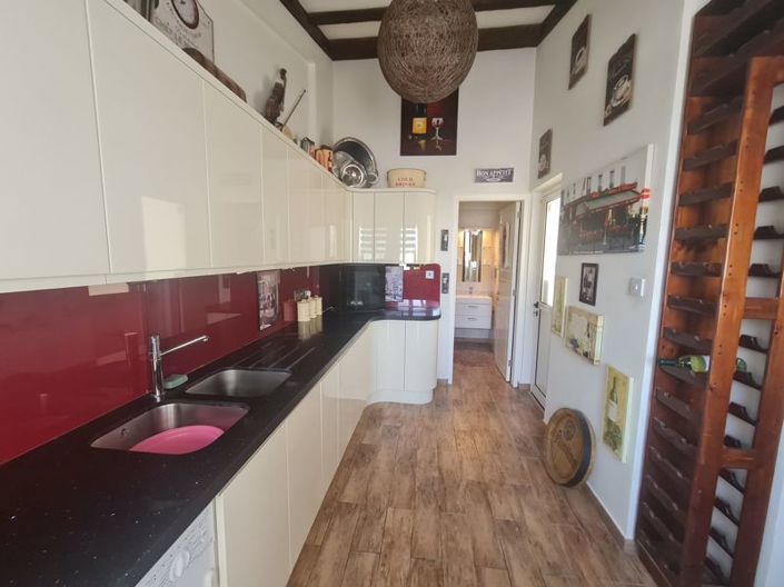 Image No.10-4 Bed Villa for sale