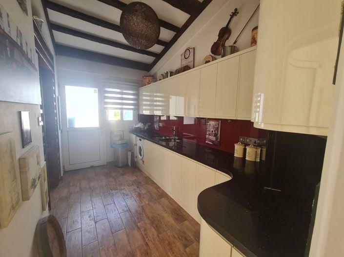 Image No.11-4 Bed Villa for sale