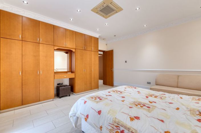 Image No.18-3 Bed Villa for sale