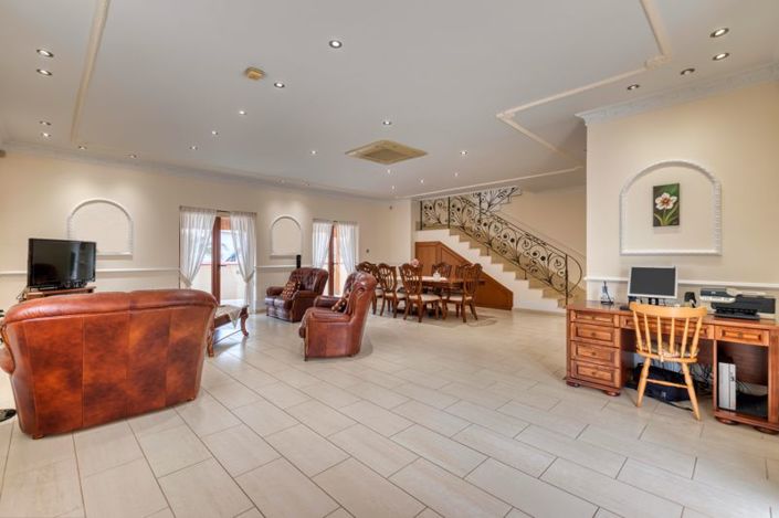 Image No.6-3 Bed Villa for sale