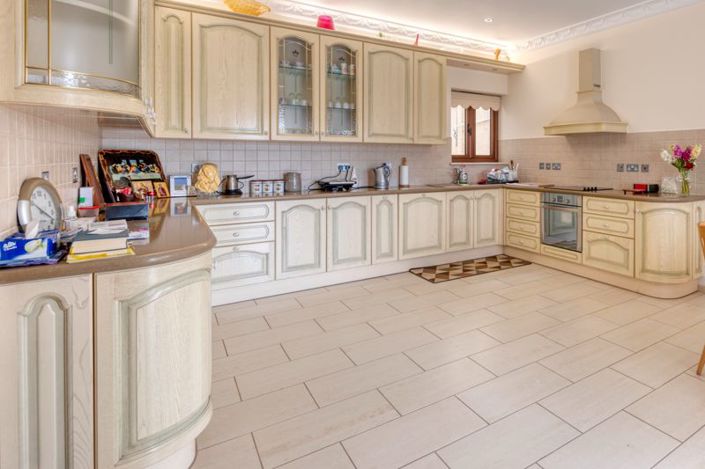 Image No.7-3 Bed Villa for sale