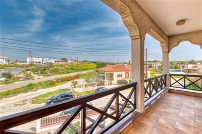 bedroom-2-3-balcony-2