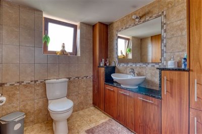 family-bathroom-2