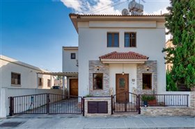 Image No.0-Villa de 5 chambres à vendre à Aradippou