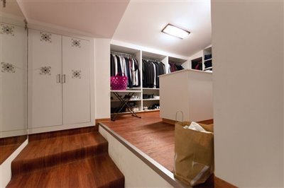 hallway-closet
