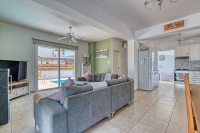 lounge-kitchen-dinning