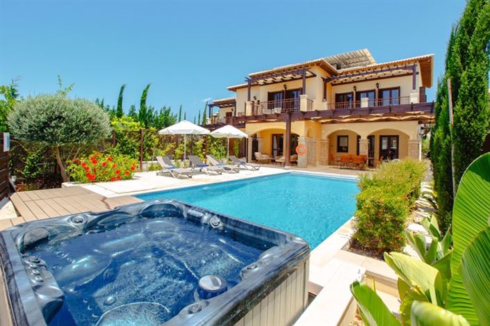 Image No.1-Propriété de 9 chambres à vendre à Aphrodite Hills