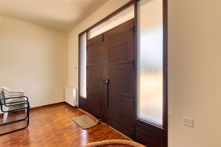 Image No.5-6 Bed Villa for sale