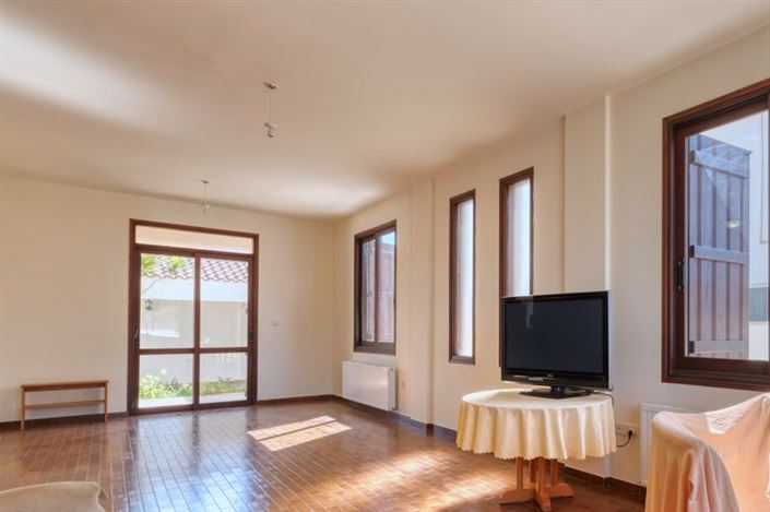 Image No.9-6 Bed Villa for sale