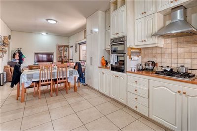 kitchen-dinning-informal-lounge