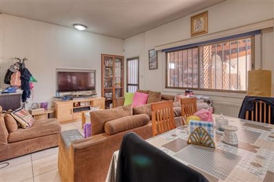 informal-lounge-