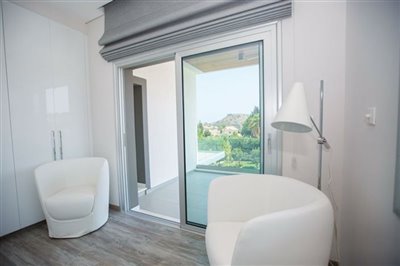 bedroom-2-balcony