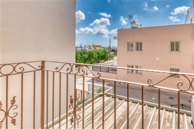 bedroom-1-balcony-views