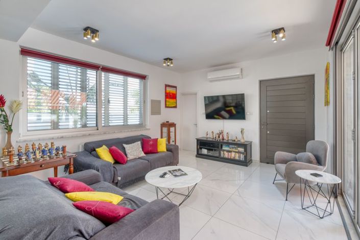 Image No.3-3 Bed Villa for sale