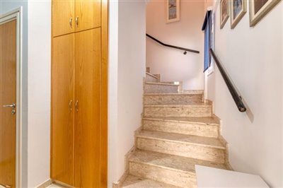 staircase-storage