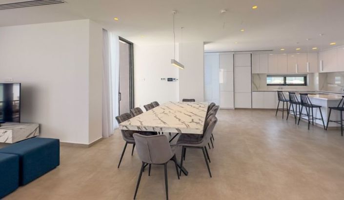 Image No.7-4 Bed Villa for sale