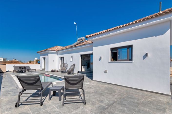 Image No.5-2 Bed Bungalow for sale