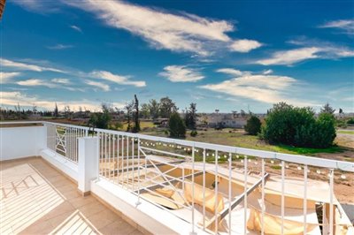 bedrooms-2-3-balcony-1