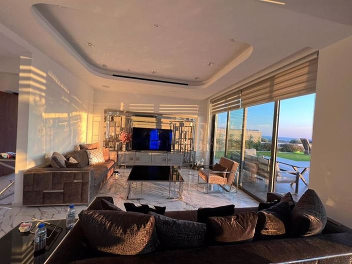 Image No.3-4 Bed Villa for sale