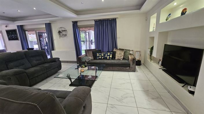 Image No.8-5 Bed Villa for sale