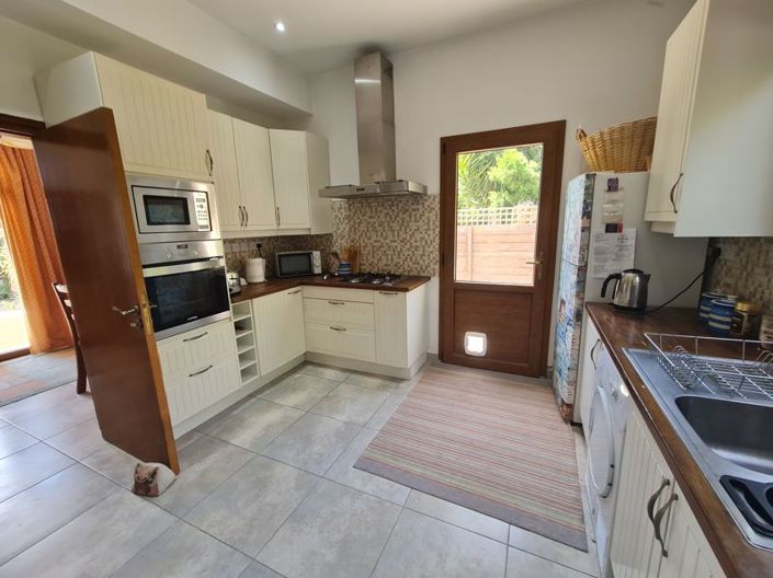 Image No.8-Villa de 3 chambres à vendre à Stroumpi