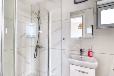 bedroom-1-ensuite-2