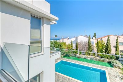 bedroom-1-balcony