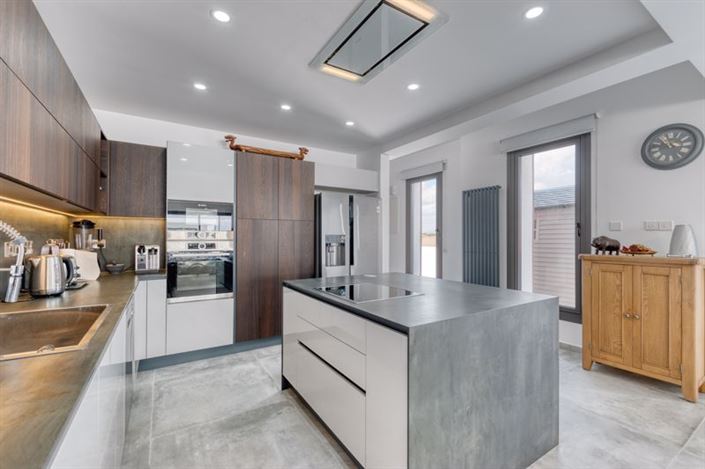 Image No.3-5 Bed Villa for sale